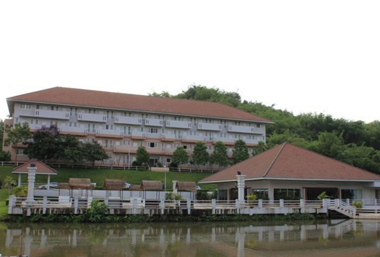 Hotel Wanawes Mae Fah Luang Chiang Rai Esterno foto